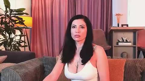 Snapshot of bubblecum4 chatting on 02.11.25 MayaCroft online show from 02.11.25