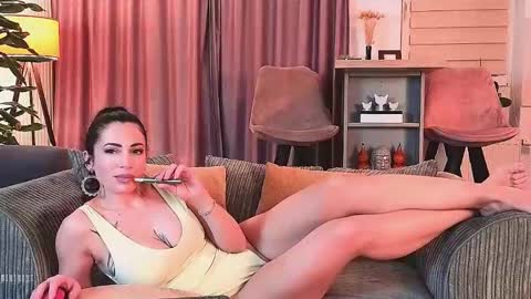 Snapshot of bubblecum4 chatting on 02.12.25 MayaCroft online show from 02.12.25