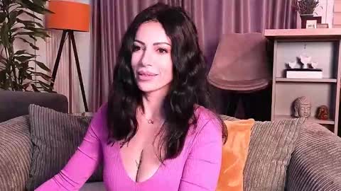 Snapshot of bubblecum4 chatting on 10.05.25 MayaCroft online show from 10.05.25