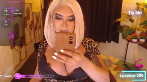 Snapshot of buena_fortuna chatting on 01.17.25 Lucienne online show from 01.17.25