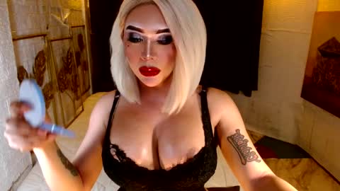 Snapshot of buena_fortuna chatting on 09.27.25 Lucienne online show from 09.27.25