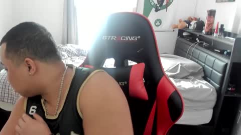 buffsexyman24 online show from 02.20.25