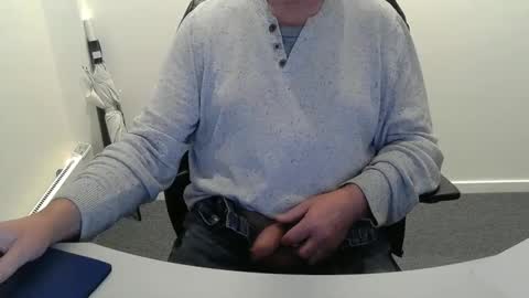 Snapshot of buggemann chatting on 10.10.25 buggemann online show from 10.10.25