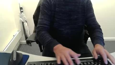 Snapshot of buggemann chatting on 10.27.25 buggemann online show from 10.27.25