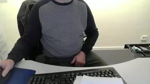 Snapshot of buggemann chatting on 11.21.25 buggemann online show from 11.21.25