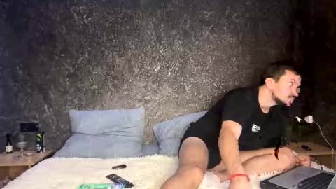 Snapshot of bugs_and_bunny13 chatting on 10.22.25 bugs_and_bunny13 online show from 10.22.25