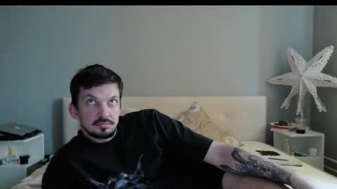 Snapshot of bugs_and_bunny13 chatting on 11.21.25 bugs_and_bunny13 online show from 11.21.25