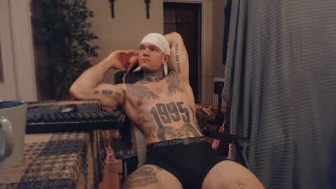 Snapshot of bulatov_x chatting on 01.28.25 Dmitriy online show from 01.28.25