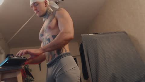 Snapshot of bulatov_x chatting on 02.04.25 Dmitriy online show from 02.04.25