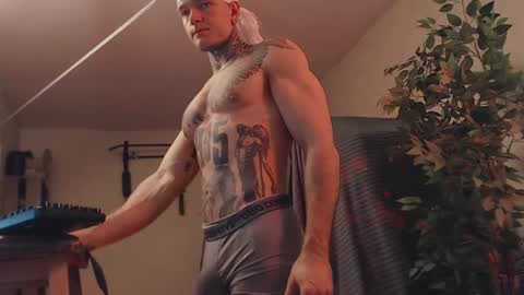 Snapshot of bulatov_x chatting on 03.11.25 Dmitriy online show from 03.11.25