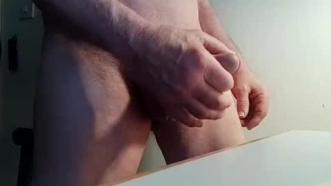 Snapshot of bulkyboners chatting on 04.14.26 ejaculation for 250 online show from 04.14.26