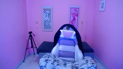 Snapshot of bunny_poison chatting on 11.30.25 ... . . ... online show from 11.30.25