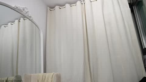 Anaiz   online show from 10.16.25