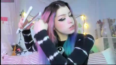 Snapshot of bunnyislewd chatting on 12.17.25 bunnyislewd online show from 12.17.25