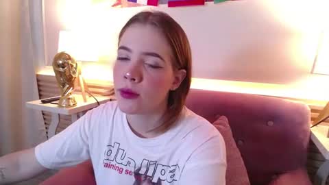 Snapshot of bunnyleahxxx chatting on 06.15.26 ANASTASIA online show from 06.15.26