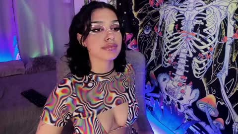 Snapshot of bunnypeachyy chatting on 01.09.25 online show from 01.09.25