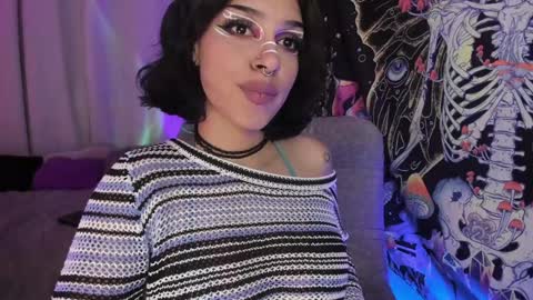 Snapshot of bunnypeachyy chatting on 02.06.25 online show from 02.06.25