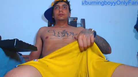 Snapshot of burningboyy chatting on 02.28.25 independiente online show from 02.28.25
