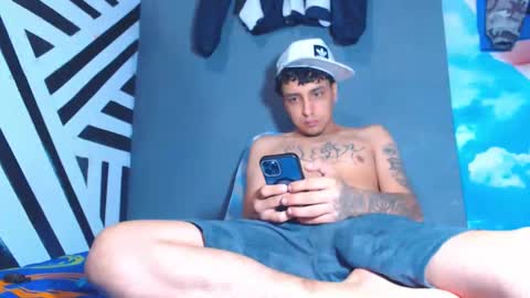 Snapshot of burningboyy chatting on 11.27.25 independiente online show from 11.27.25