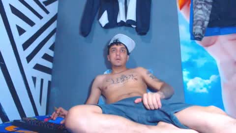 Snapshot of burningboyy chatting on 11.28.25 independiente online show from 11.28.25