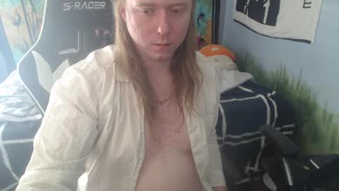 Snapshot of burningflute chatting on 12.17.24 burningflute online show from 12.17.24