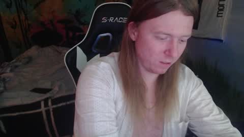 Snapshot of burningflute chatting on 12.18.24 burningflute online show from 12.18.24