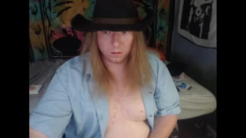 Snapshot of burningflute chatting on 09.10.25 burningflute online show from 09.10.25