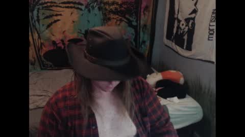 Snapshot of burningflute chatting on 09.19.25 burningflute online show from 09.19.25