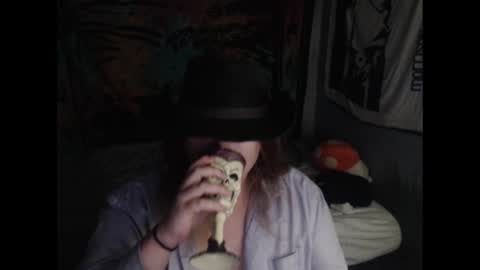 Snapshot of burningflute chatting on 09.21.25 burningflute online show from 09.21.25