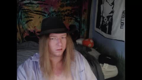 Snapshot of burningflute chatting on 09.21.25 burningflute online show from 09.21.25