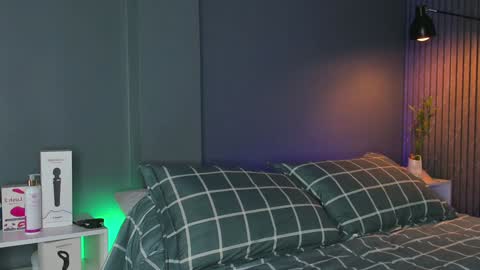 Buster independent model online show from 02.07.25