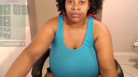 Snapshot of bustylisa85 chatting on 03.03.25 lisa online show from 03.03.25