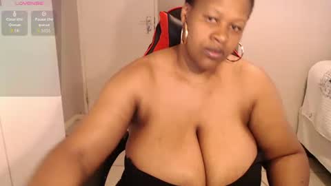 Snapshot of bustylisa85 chatting on 01.13.26 lisa online show from 01.13.26