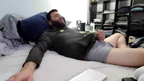 Snapshot of c2cmee chatting on 11.14.25 c2cmee online show from 11.14.25