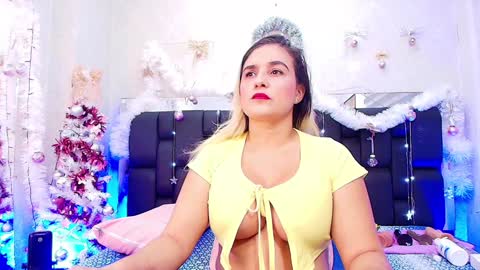 Snapshot of c_fox_ chatting on 01.10.25 Carolina online show from 01.10.25