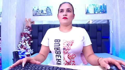 Snapshot of c_fox_ chatting on 01.14.25 Carolina online show from 01.14.25