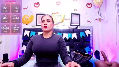 Snapshot of c_fox_ chatting on 10.01.25 Carolina online show from 10.01.25