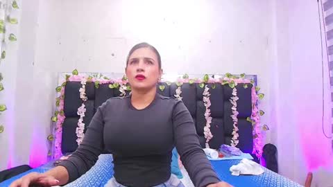 Snapshot of c_fox_ chatting on 10.07.25 Carolina online show from 10.07.25