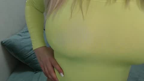 Snapshot of cadence_lux chatting on 03.01.25 cadence_lux online show from 03.01.25