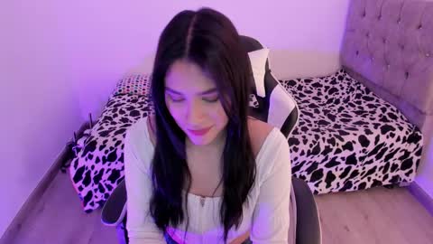 caelisse_cb online show from 11.04.25