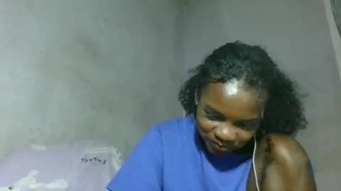 Snapshot of caella98 chatting on 04.18.26 caella98 online show from 04.18.26