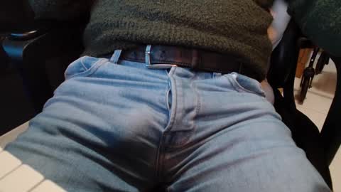 Snapshot of cafetabac chatting on 01.12.25 cafetabac online show from 01.12.25