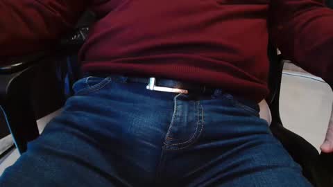 Snapshot of cafetabac chatting on 03.10.25 cafetabac online show from 03.10.25