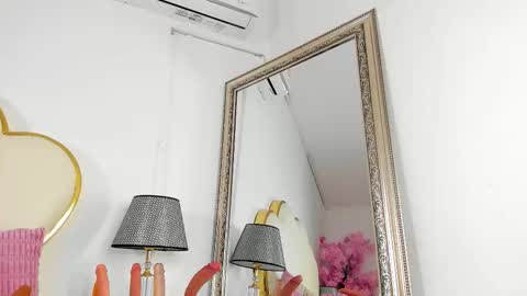 Cahitlin  online show from 10.12.25