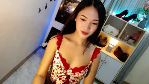 Snapshot of caitlin_x chatting on 02.05.26 caitlin online show from 02.05.26