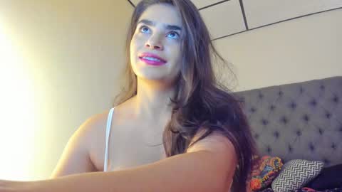 caitlingomez0 online show from 10.21.25