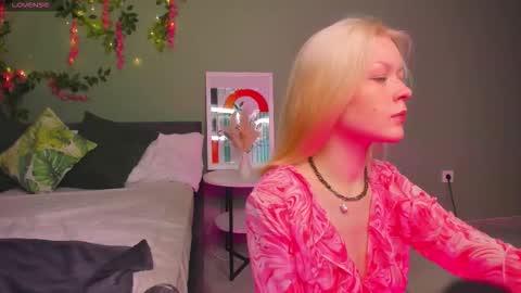 Robin online show from 11.19.25