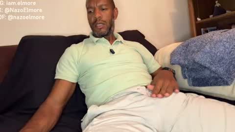 My name is Robert  Dont be shysay hi I love to chat. For requests or dirty talk please use tips  online show from 06.30.26