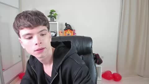 Hey I am Calvin  online show from 02.16.25