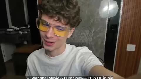 Snapshot of calvin_loves_you chatting on 06.28.26 Hey I am Calvin online show from 06.28.26